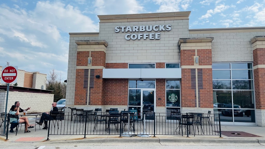 Starbucks | 3840 Willow Rd, Northbrook, IL 60062 | Phone: (224) 234-0062