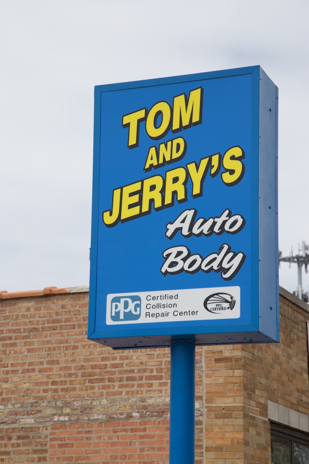 Tom & Jerrys Auto Body | 5644 N Northwest Hwy, Chicago, IL 60646 | Phone: (773) 775-6767