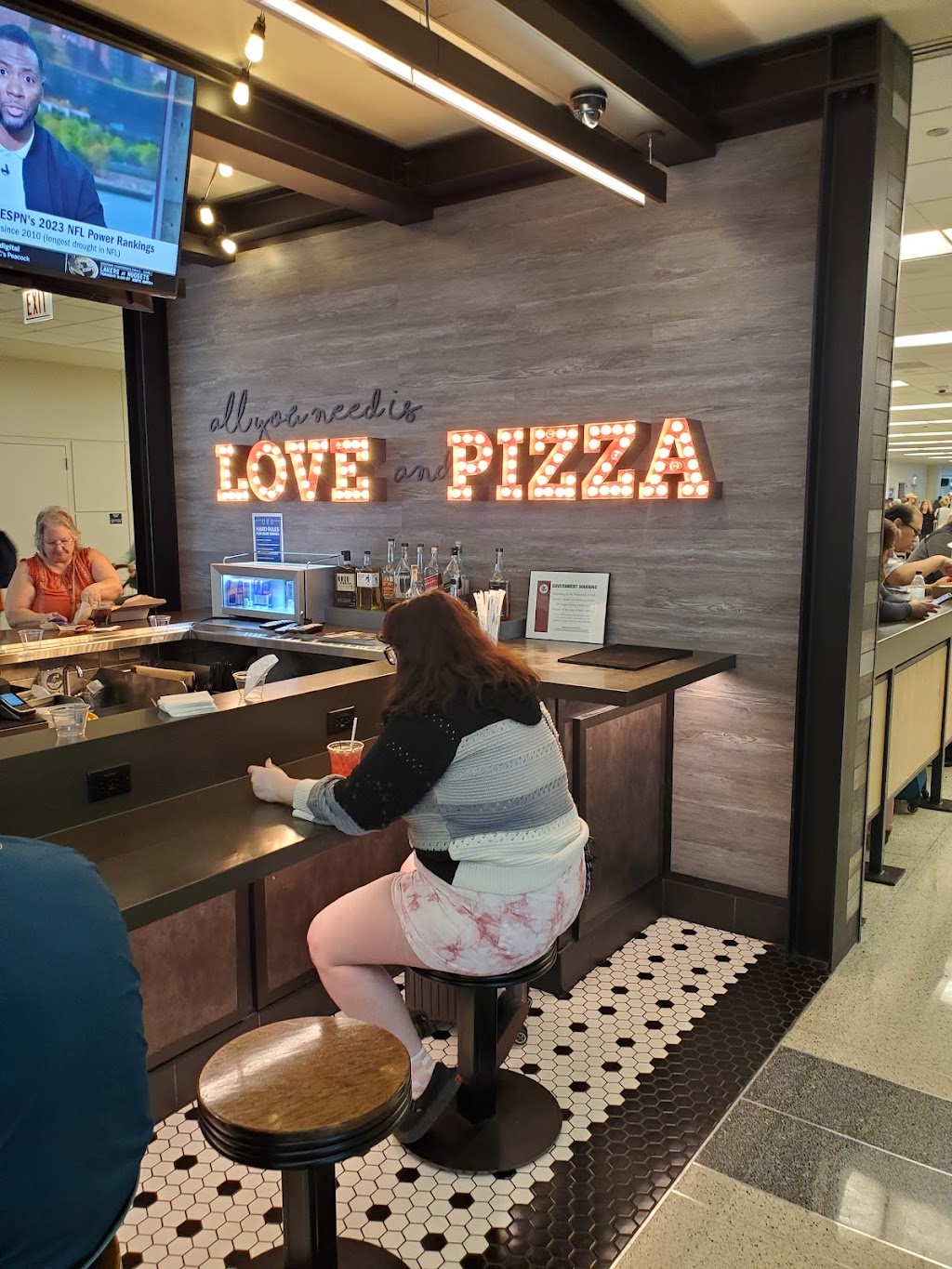 Home Run Inn Pizza | B Concourse, Gate B17, Midway International Airport Terminal, 5700 S Cicero Ave, Chicago, IL 60629 | Phone: (872) 240-7730