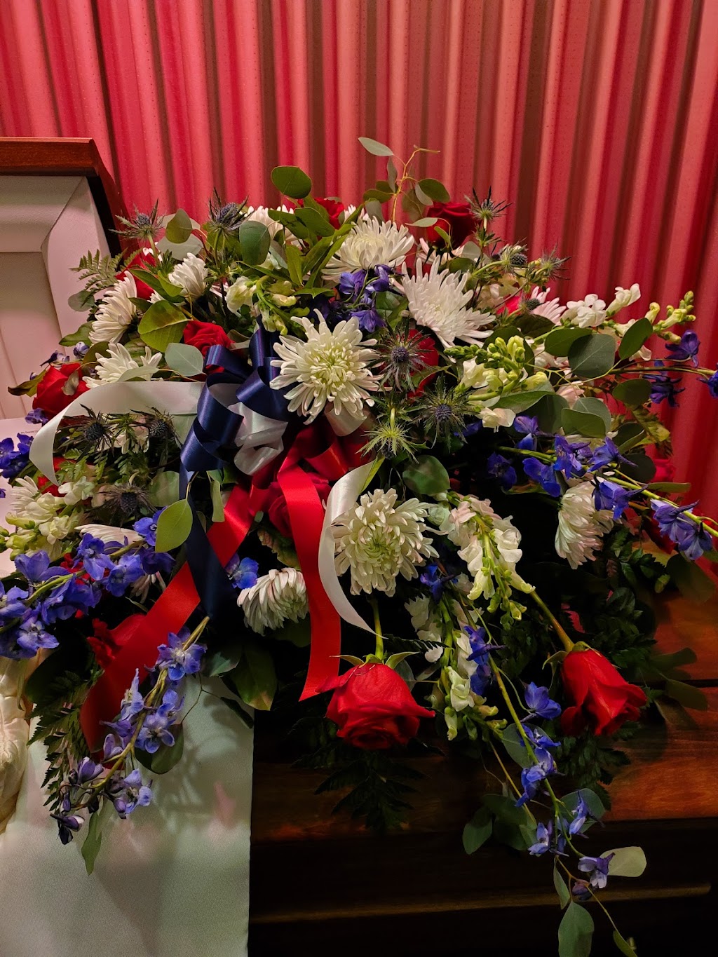 Creative Custom Flowers | 611 Larry Power Rd, Bourbonnais, IL 60914 | Phone: (815) 450-7479