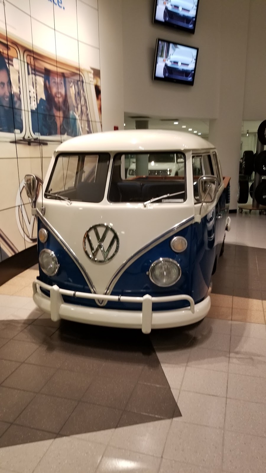 Volkswagen of Palatine | 1951 N Rand Rd, Palatine, IL 60074 | Phone: (847) 392-6300