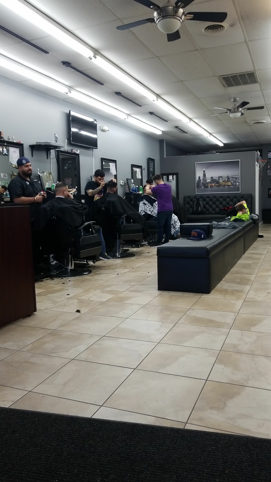 Fine Line Barber Parlor | 706 S Main St, Lombard, IL 60148 | Phone: (630) 520-4577