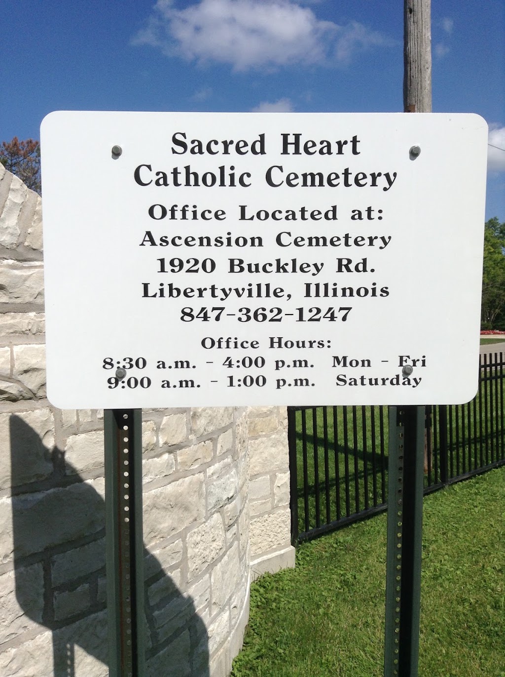 Sacred Heart Cemetery | Lee Rd, Northbrook, IL 60062 | Phone: (847) 362-1247