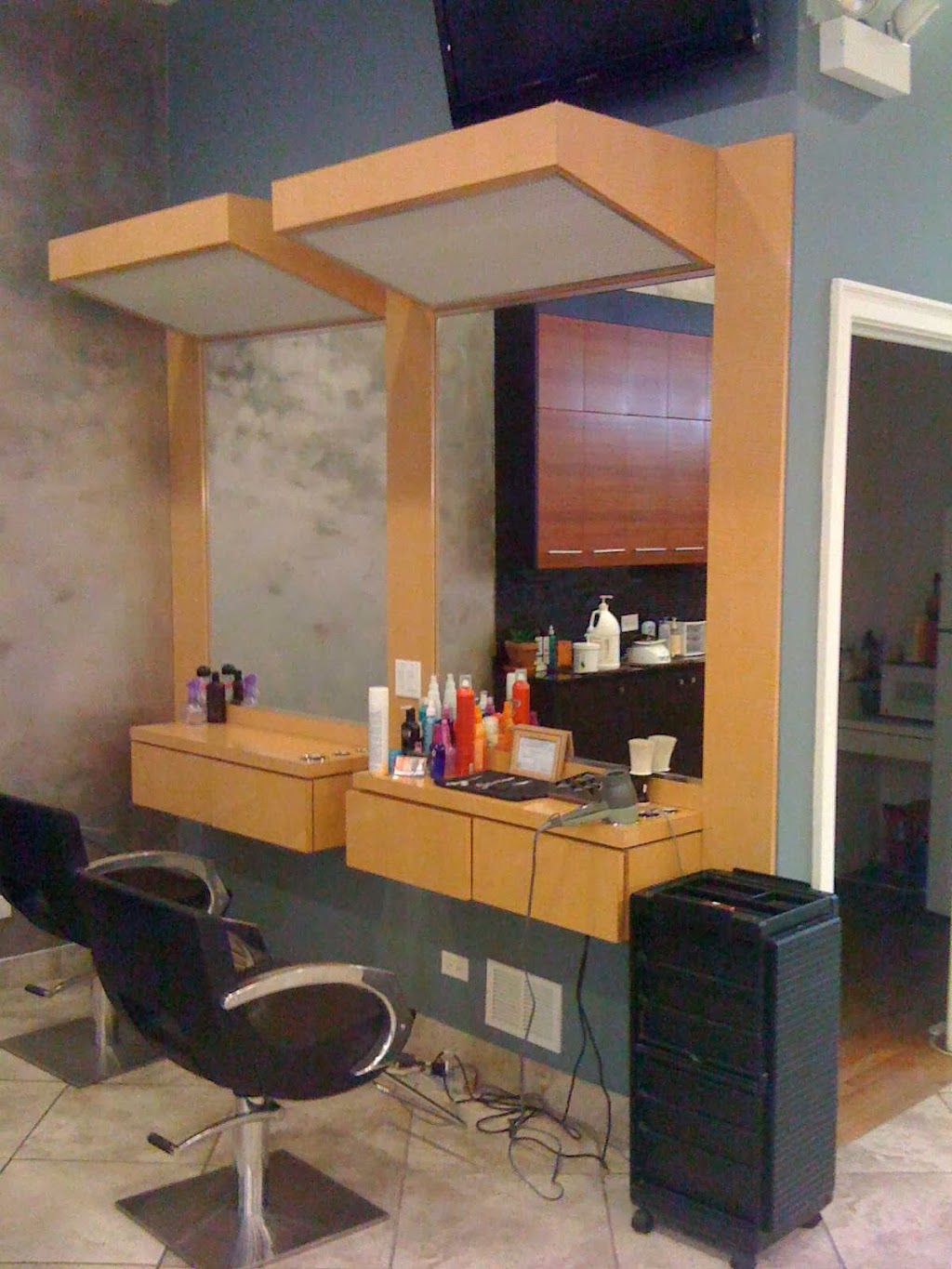 INSTYLE HAIR STUDIO & DAY SPA | 5136 W Irving Park Rd, Chicago, IL 60641 | Phone: (773) 282-5323