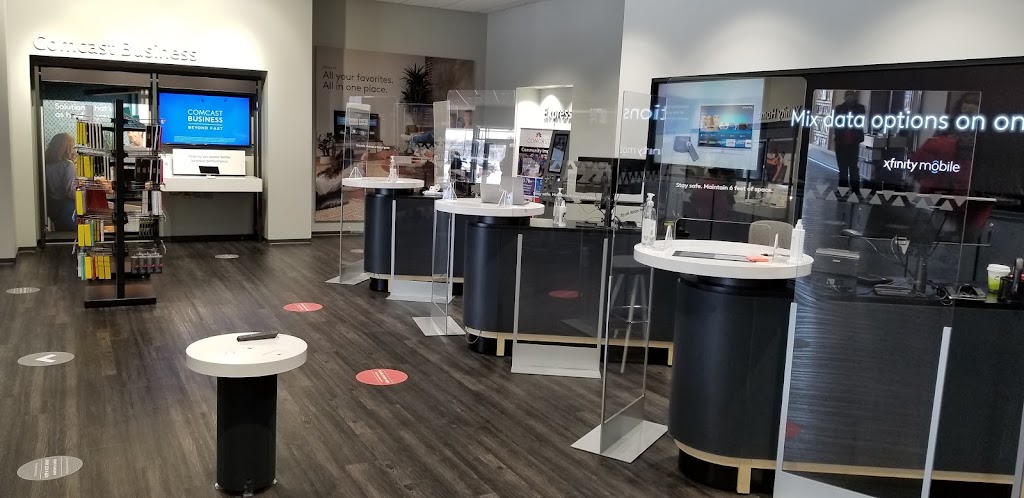 Xfinity Store by Comcast | 324 E Rand Rd Suite 324, Arlington Heights, IL 60004 | Phone: (800) 934-6489