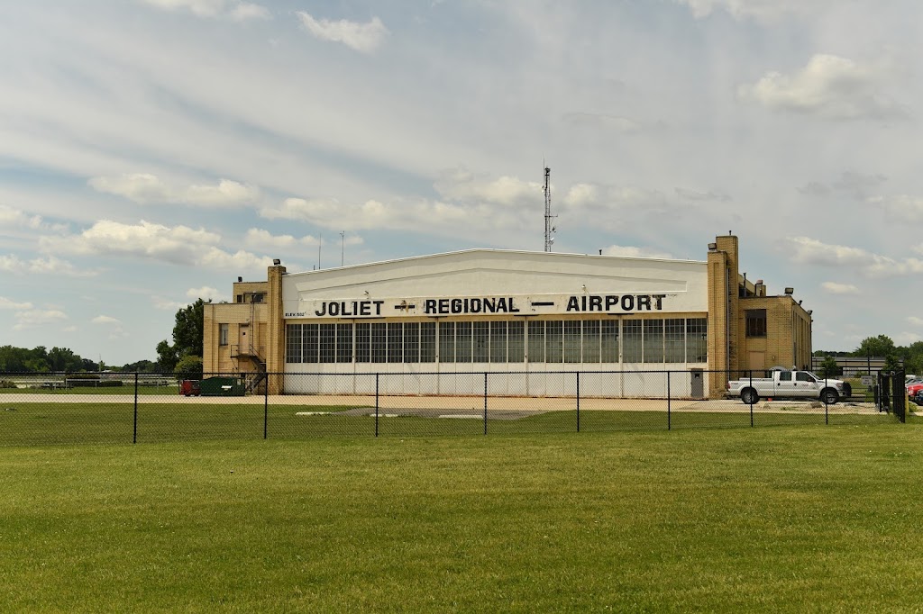Joliet Regional Airport-Jot | 4000 W Jefferson St, Joliet, IL 60431 | Phone: (815) 741-7267