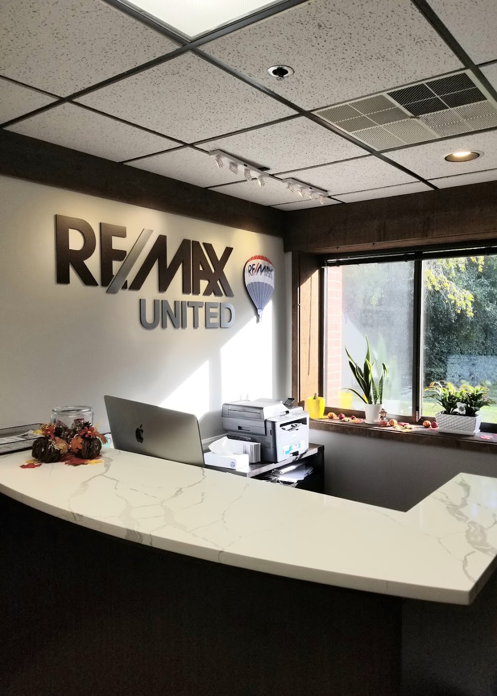 Re/Max United - Gary Aver Real Estate Broker | 401 S Milwaukee Ave #130, Wheeling, IL 60090 | Phone: (847) 401-9595