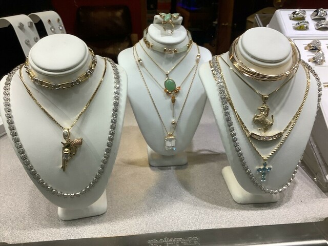 Sergio V Jewelry | 5959 S Pulaski Rd, Chicago, IL 60629 | Phone: (773) 471-9297
