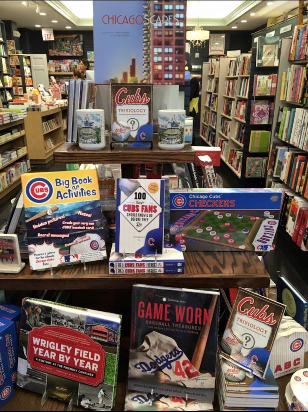 Lake Forest Book Store | 662 N Western Ave #1951, Lake Forest, IL 60045 | Phone: (847) 234-4420
