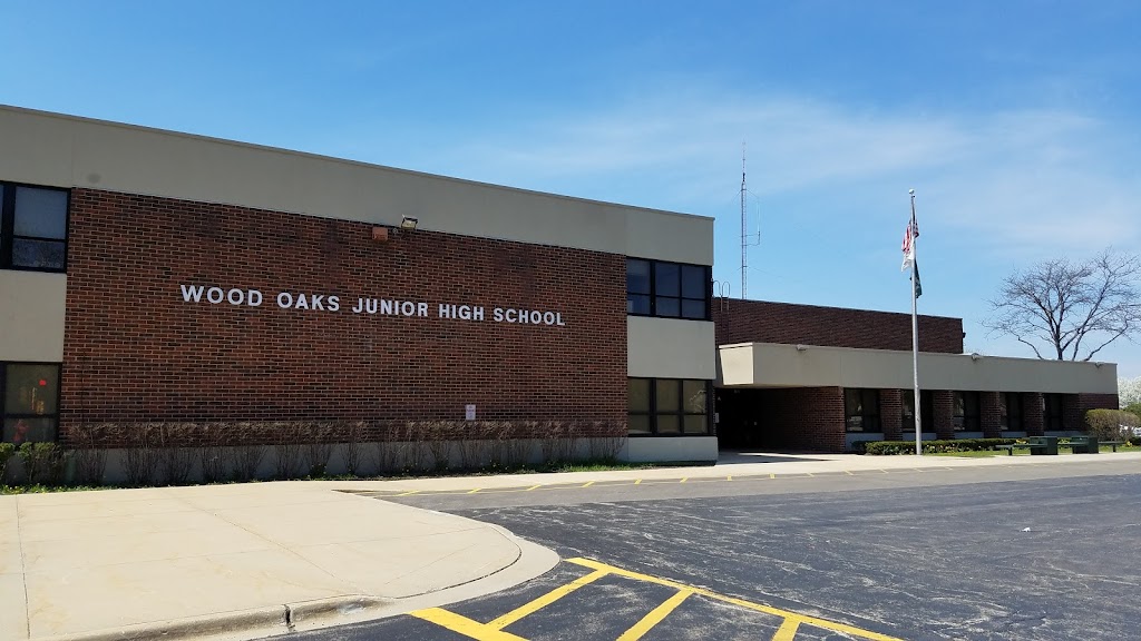 Wood Oaks Junior High School | 1250 Saunders Rd, Northbrook, IL 60062 | Phone: (847) 272-1900