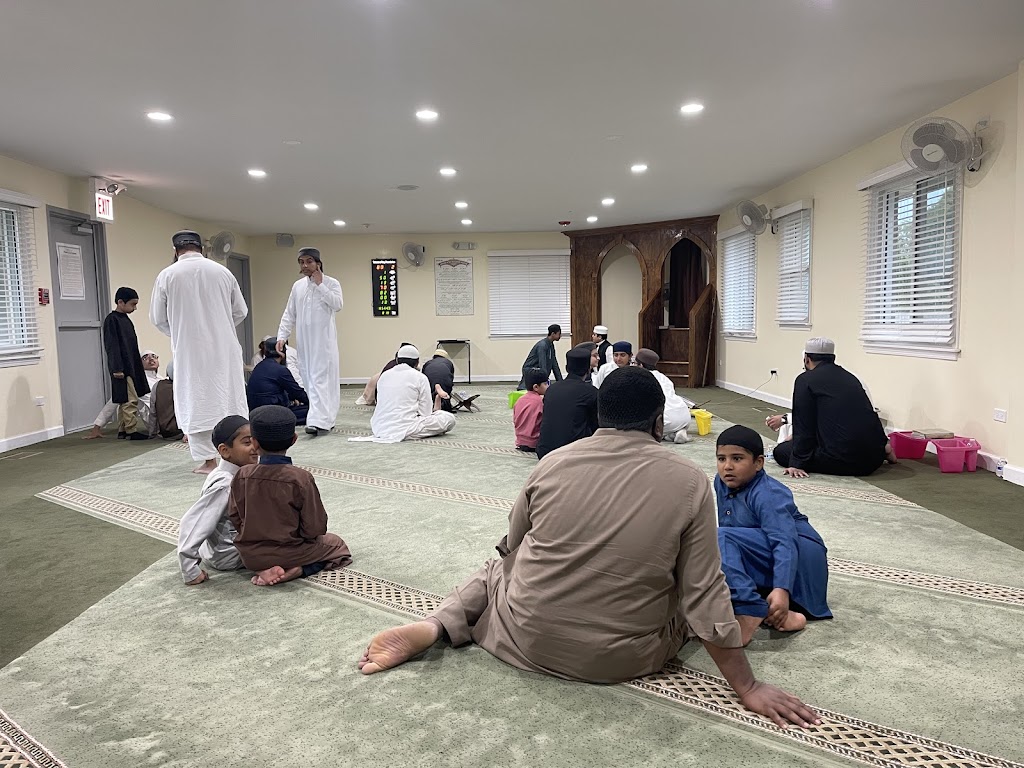 Masjid Tayiba / TaLeem-UL-Haq Foundation Masjid | 14455 S Budler Rd, Plainfield, IL 60544 | Phone: (815) 200-8843