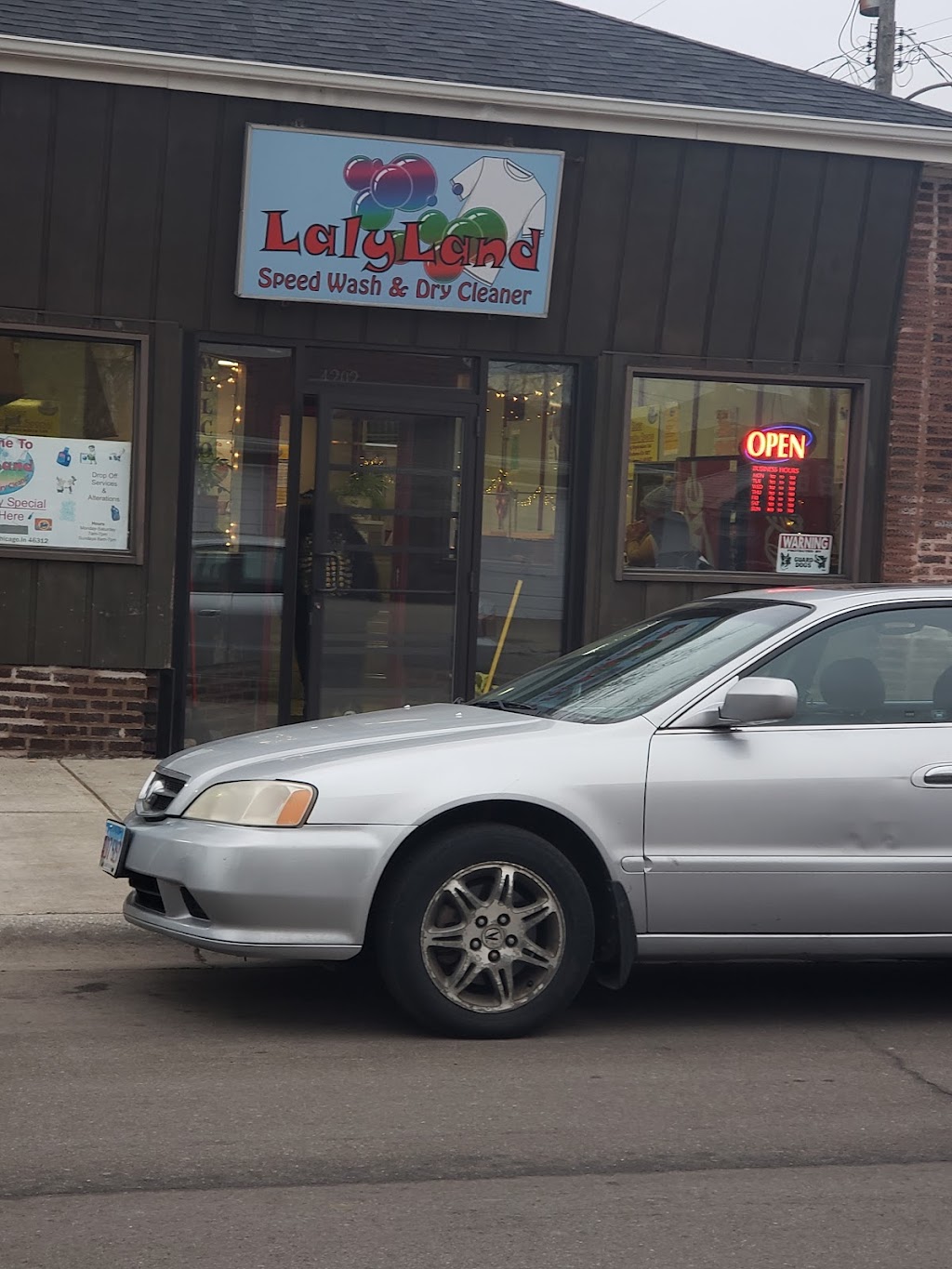 LalyLand Speed Wash & Dry Cleaners | 4202 Euclid Ave, East Chicago, IN 46312 | Phone: (219) 916-0400