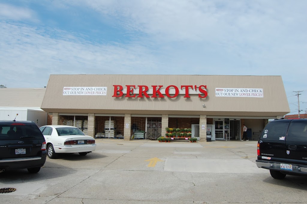 Berkots Super Foods | 317 W Waupansie St, Dwight, IL 60420 | Phone: (815) 584-2492