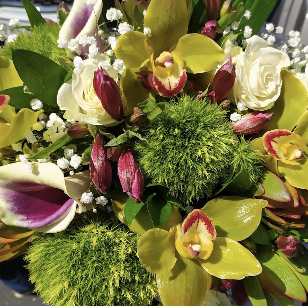 First Choice Flowers Inc | 17 N Cicero Ave, Chicago, IL 60644 | Phone: (773) 270-9057