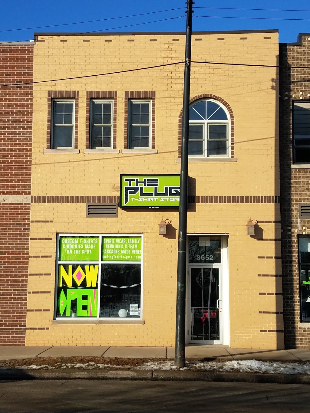 The Plug T-Shirt Store | 3652 W 111th St, Chicago, IL 60655 | Phone: (773) 980-1108