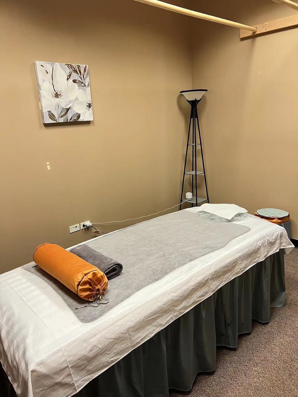 H spa | 1400 N Seminary Ave # A, Woodstock, IL 60098 | Phone: (815) 216-9299