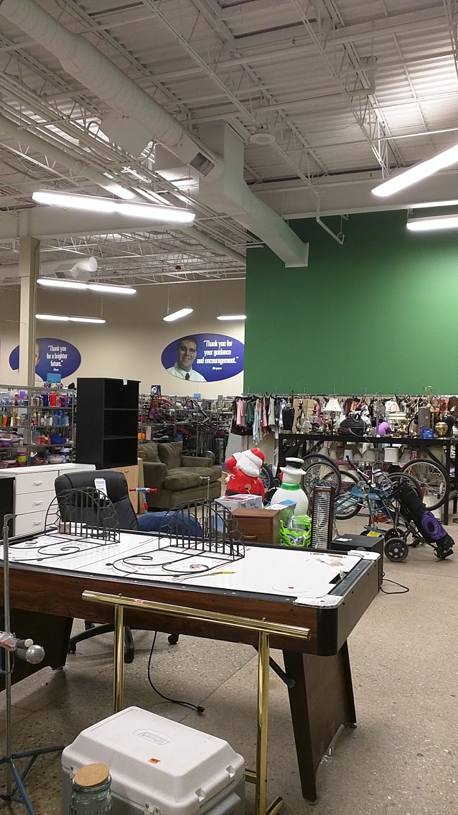 Goodwill Store & Donation Center | 4131 Dundee Rd, Northbrook, IL 60062 | Phone: (847) 291-4194