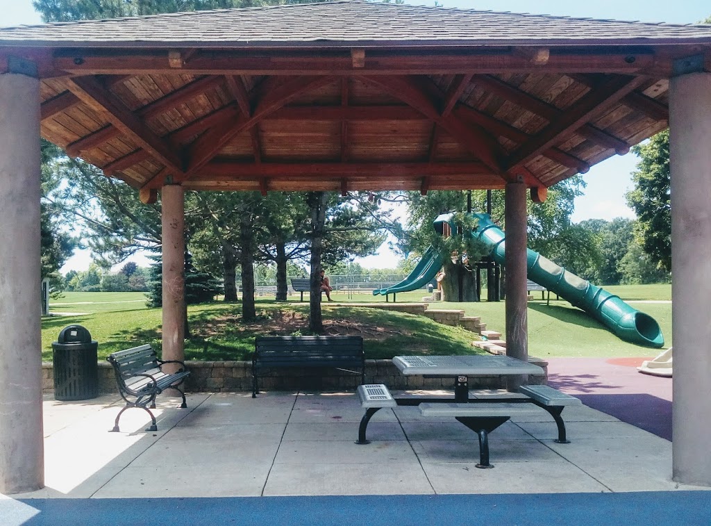Betty Russell Community Park | 5300 Pinewood Rd, Gurnee, IL 60031 | Phone: (847) 623-7788